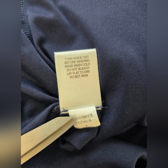 Signature by Robbie Bee Floral Dress | Size 10 | Navy Blue Sleeveless A-Line - Picture 9 of 10